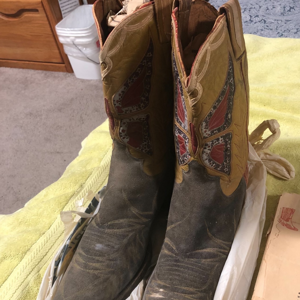 Hank Williams, Sr.’s Iconic Cowboy Boots Makes Dixon Boot Company Part of Music History